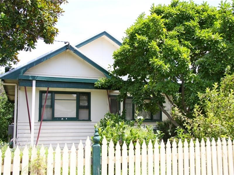 28 Whitehead Grove, Rosebud VIC 3939