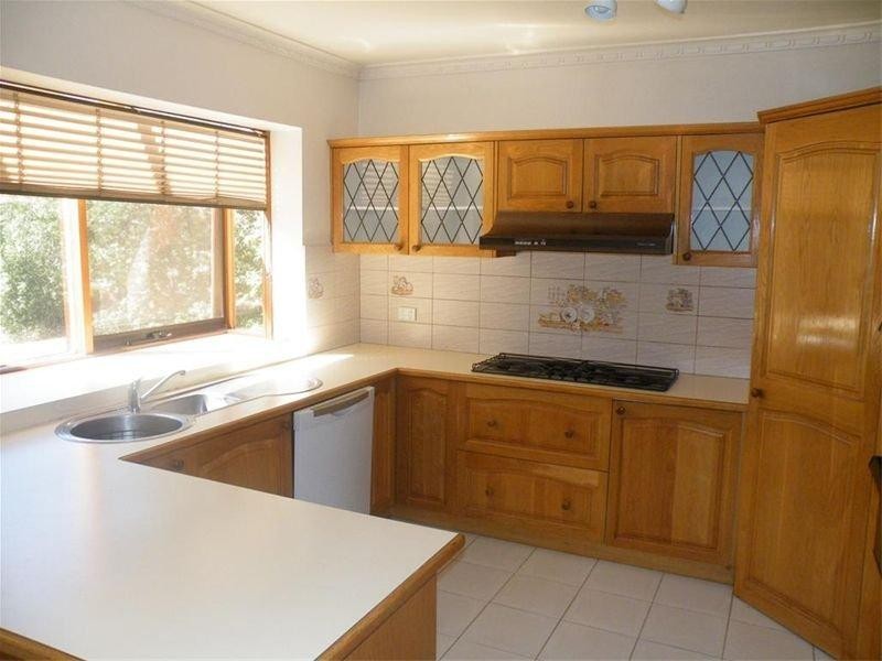 12 Glencroft Terrace, Wheelers Hill VIC 3150