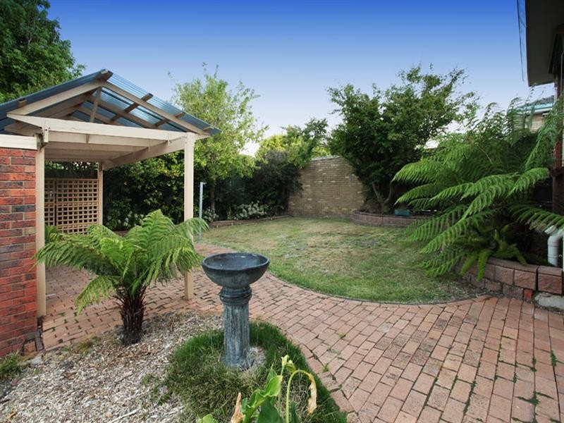 6 Roswell Street, Glen Waverley VIC 3150