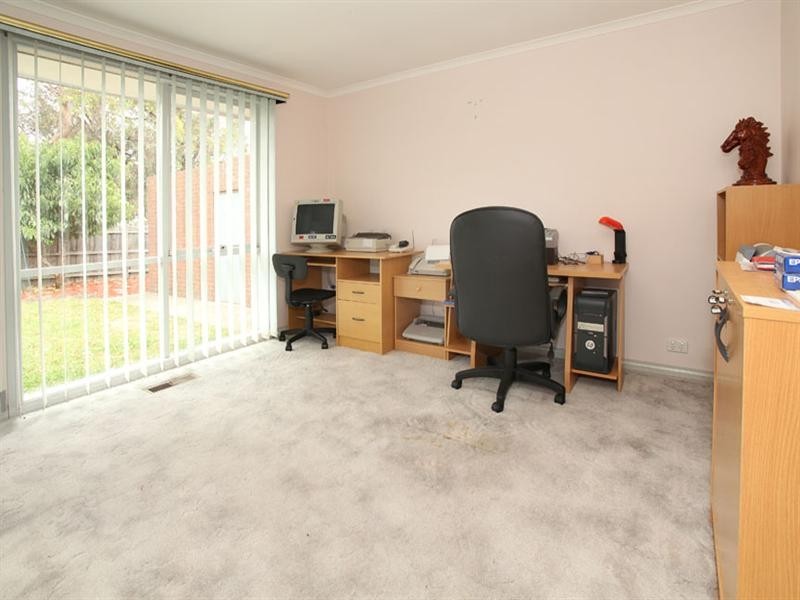 21 Fernbank Crescent, Mulgrave VIC 3170