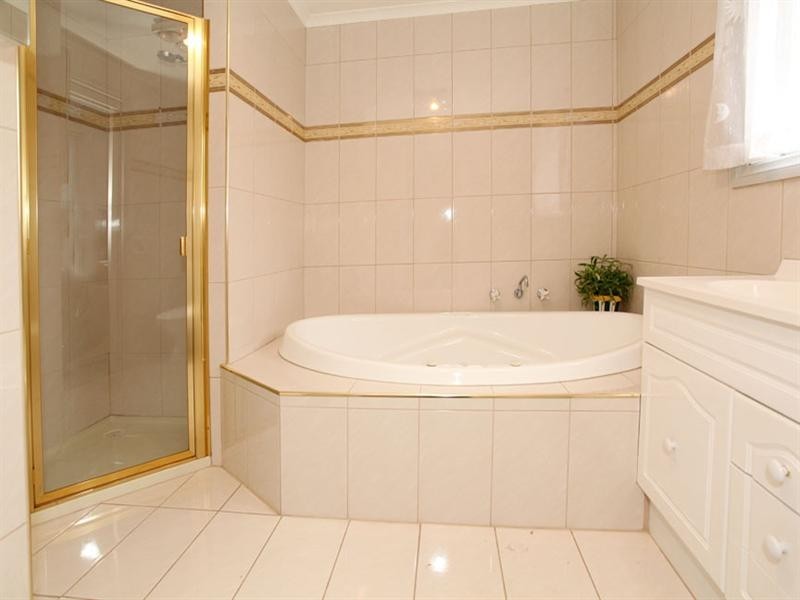 21 Fernbank Crescent, Mulgrave VIC 3170