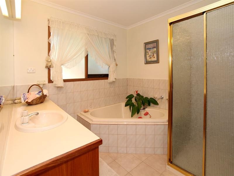 14 Chippendale Terrace, Burwood East VIC 3151