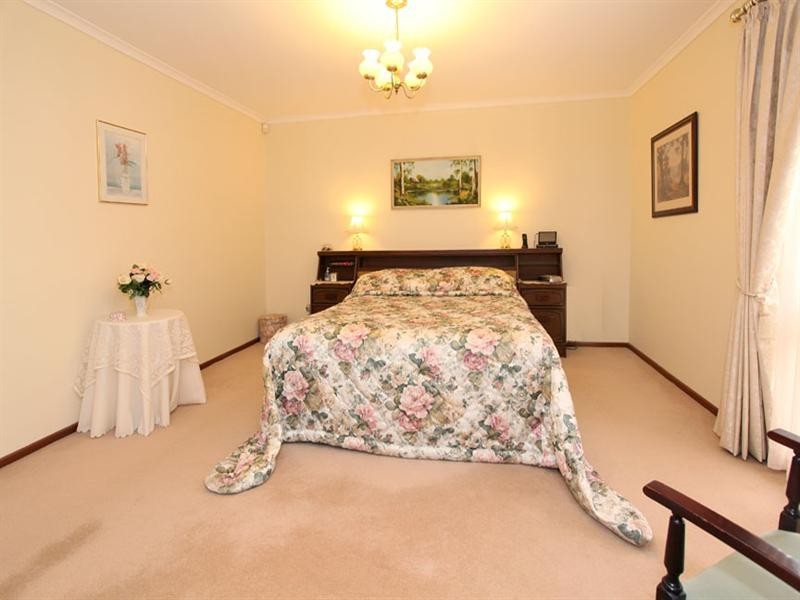 14 Chippendale Terrace, Burwood East VIC 3151