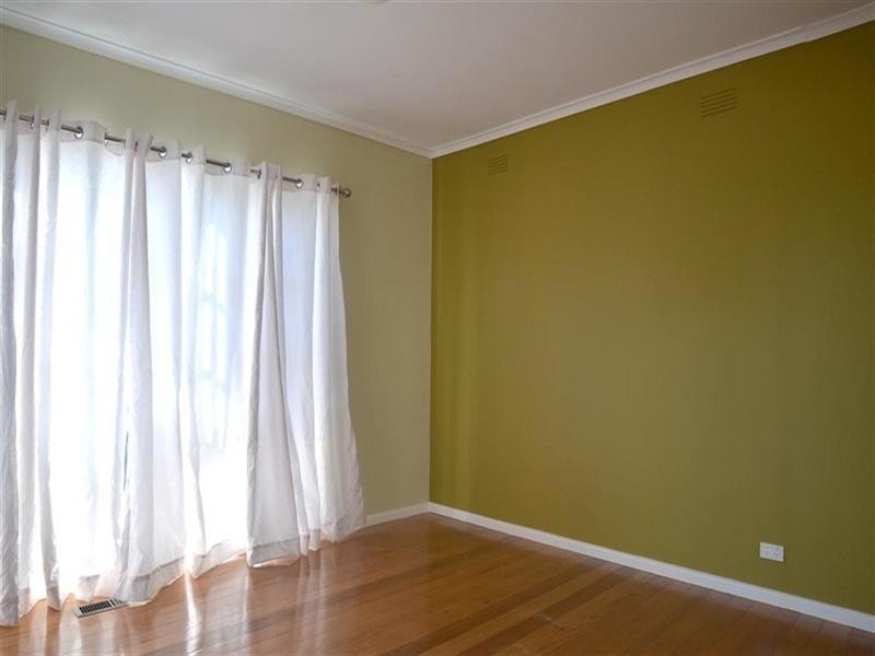 26 Lemana Crescent, Mount Waverley VIC 3149