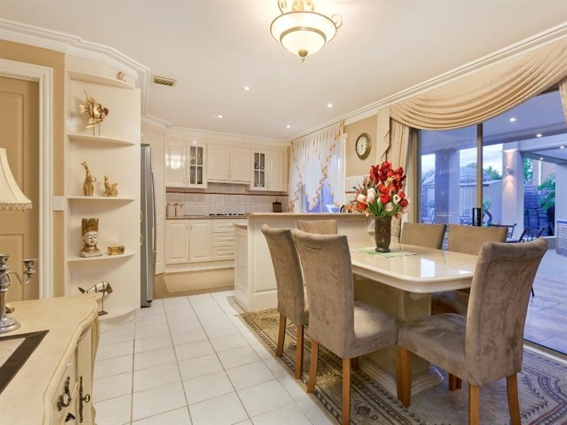 17 Armstrong Way, Dandenong North VIC 3175