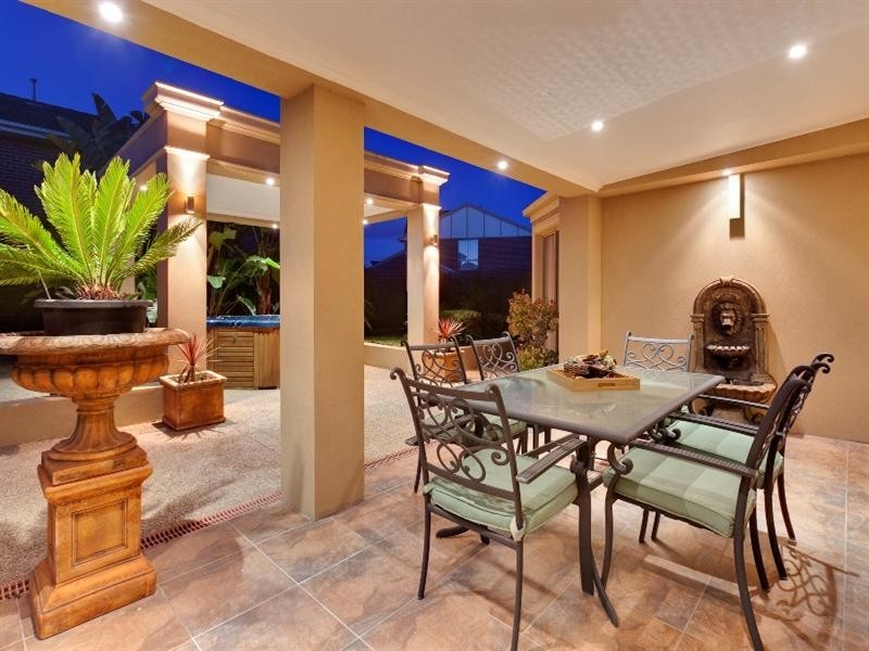 17 Armstrong Way, Dandenong North VIC 3175