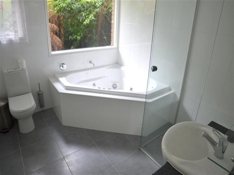 42 Torwood Avenue, Glen Waverley VIC 3150