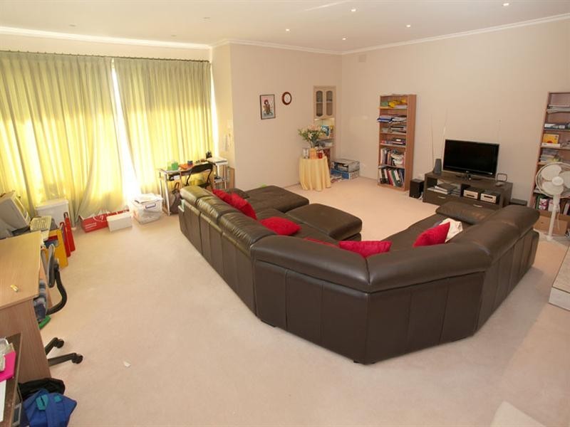 297 Gallaghers Road, Glen Waverley VIC 3150