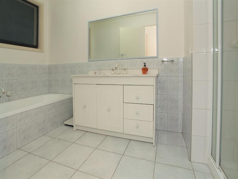 25 Ainslie Drive, Wheelers Hill VIC 3150