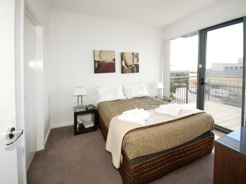 24/2-4 Blair Road, Glen Waverley VIC 3150
