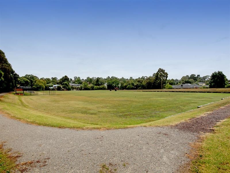 2/33 Lindwall Street, Glen Waverley VIC 3150