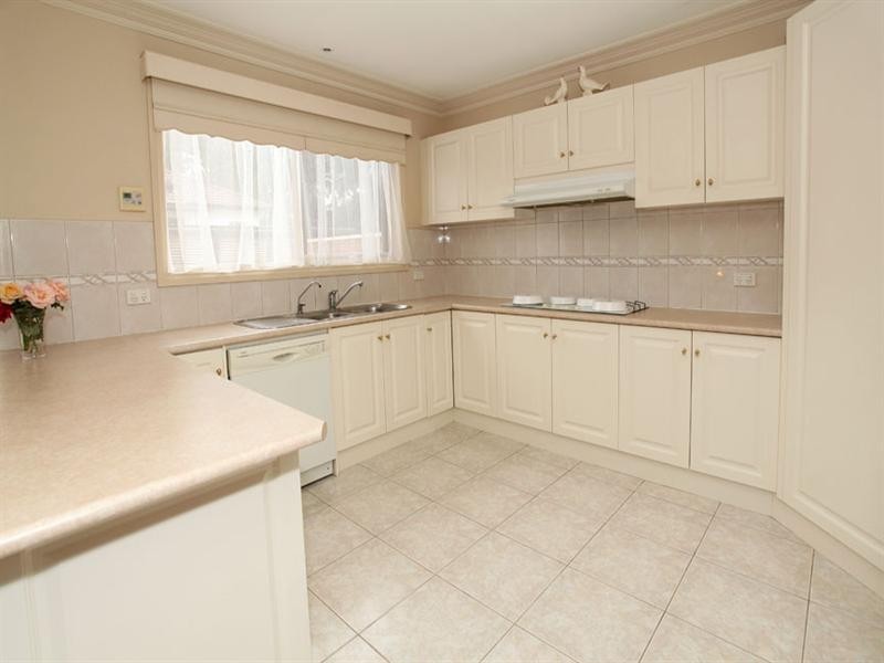 1/94 Bogong Avenue, Glen Waverley VIC 3150