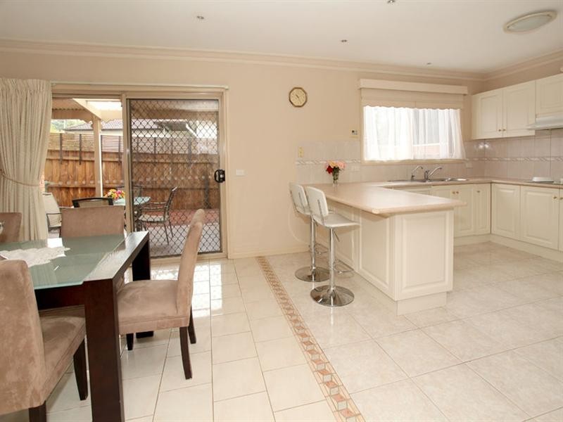 1/94 Bogong Avenue, Glen Waverley VIC 3150