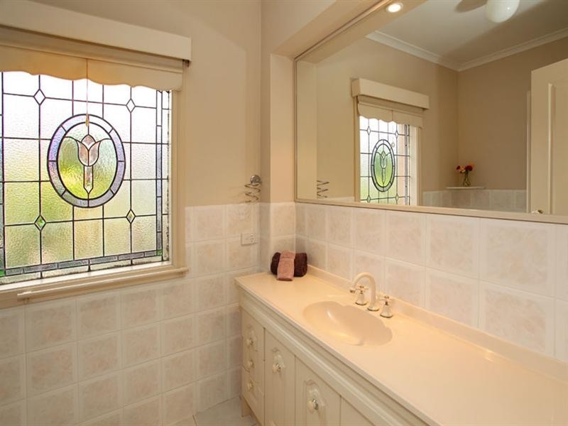 1/94 Bogong Avenue, Glen Waverley VIC 3150