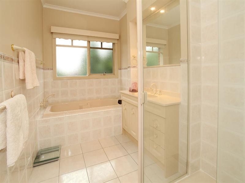 1/94 Bogong Avenue, Glen Waverley VIC 3150