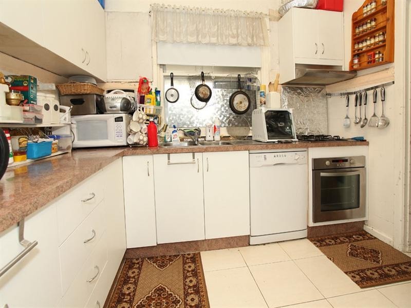 4 Avondale Street, Springvale VIC 3171