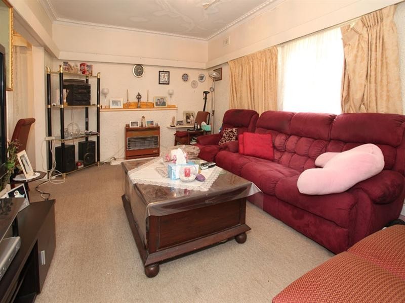 4 Avondale Street, Springvale VIC 3171