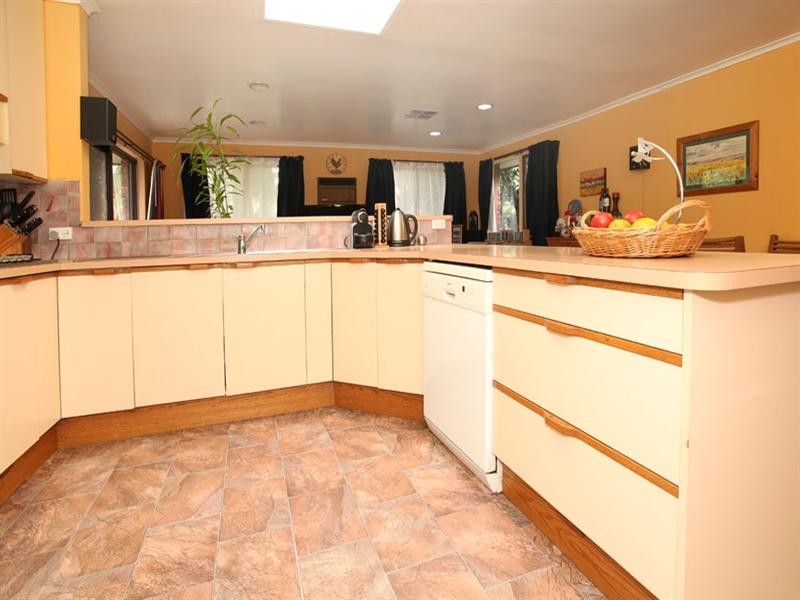 18 Hilton Street, Mount Waverley VIC 3149