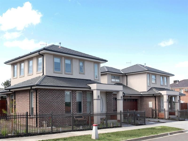 1/2 Heath Street, Glen Waverley VIC 3150