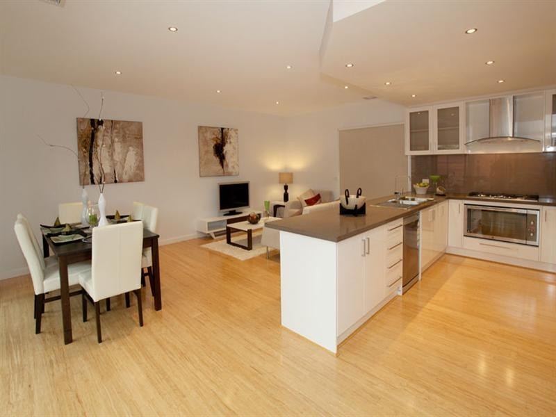 1/2 Heath Street, Glen Waverley VIC 3150