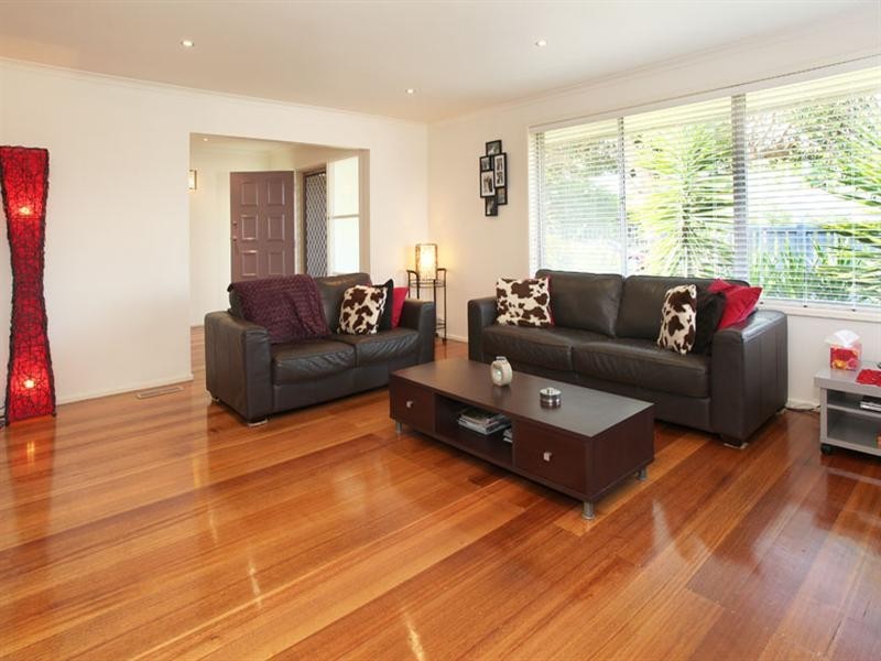 19 Stradbroke Crescent, Mulgrave VIC 3170