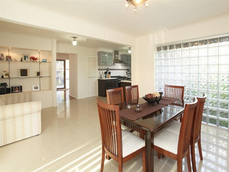 19 Stradbroke Crescent, Mulgrave VIC 3170