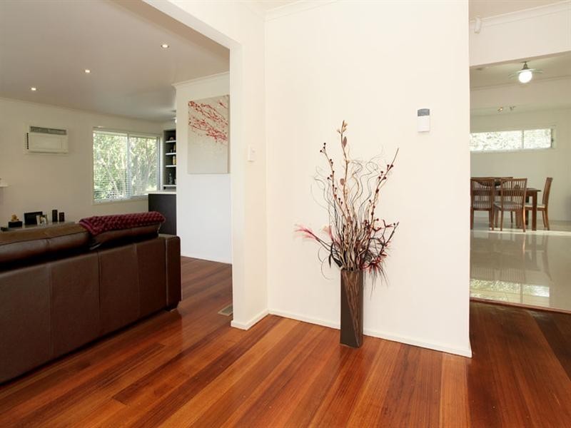 19 Stradbroke Crescent, Mulgrave VIC 3170