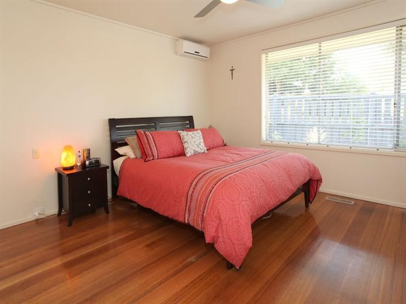 19 Stradbroke Crescent, Mulgrave VIC 3170