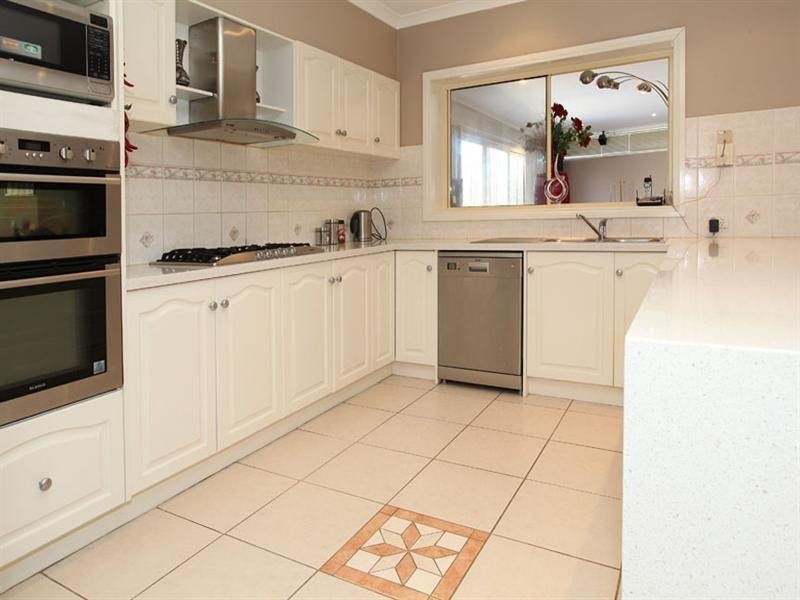 119 Herriotts Boulevard, Glen Waverley VIC 3150