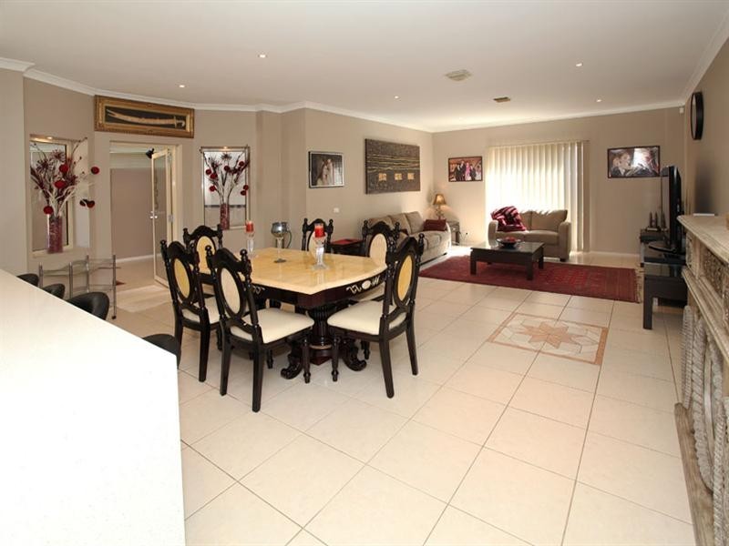 119 Herriotts Boulevard, Glen Waverley VIC 3150