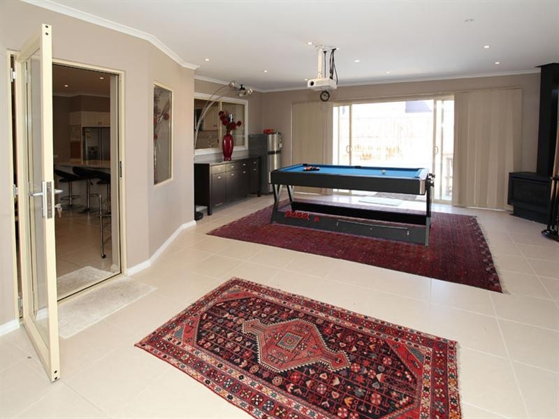 119 Herriotts Boulevard, Glen Waverley VIC 3150