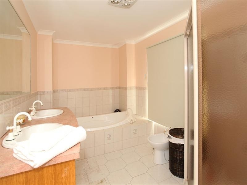 119 Herriotts Boulevard, Glen Waverley VIC 3150