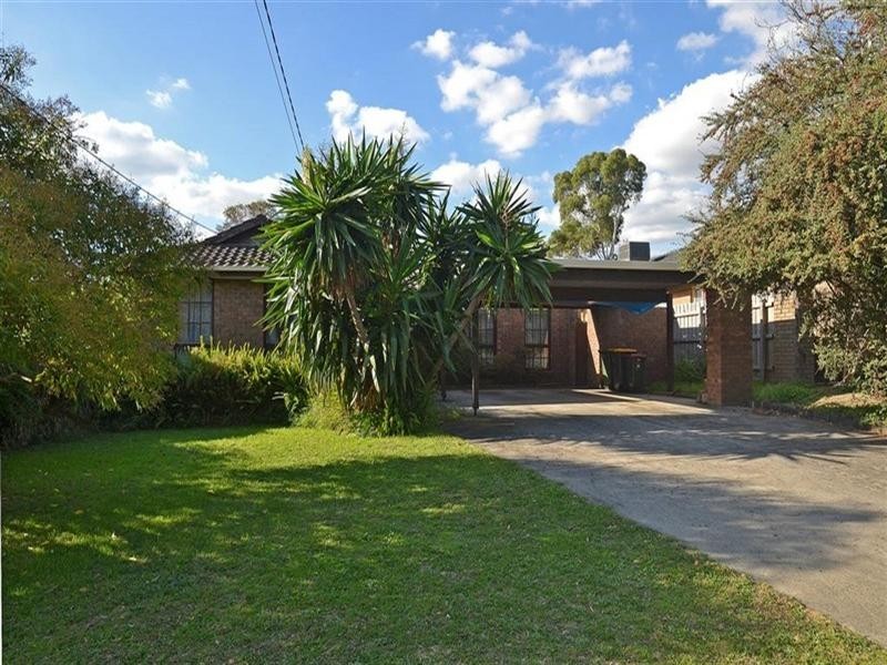 39 Phoenix Drive, Wheelers Hill VIC 3150