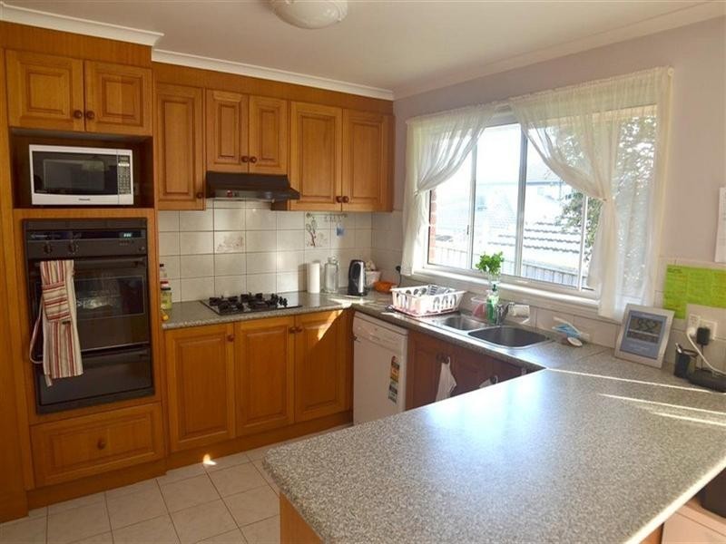 2/21 Fairhills Parade, Glen Waverley VIC 3150