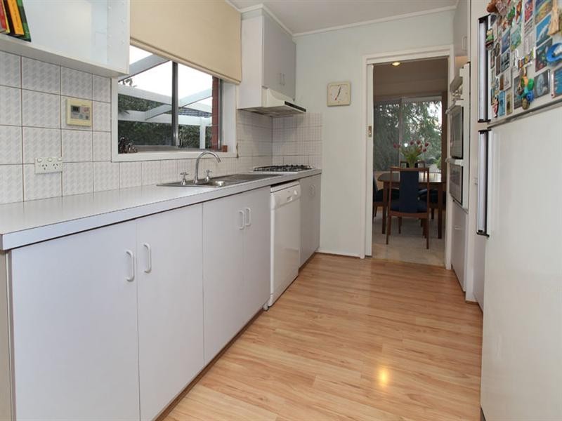 9 Walnut Court, Mulgrave VIC 3170