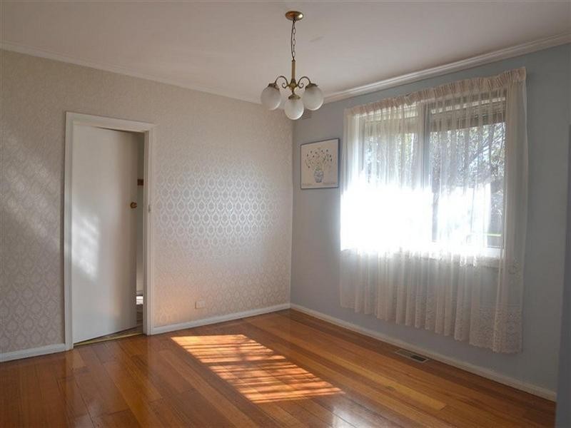 2 Brentwood Drive, Glen Waverley VIC 3150