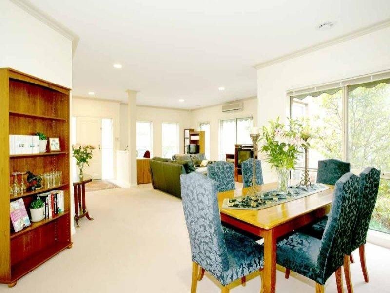 32 Vaughan Crescent, Kew VIC 3101