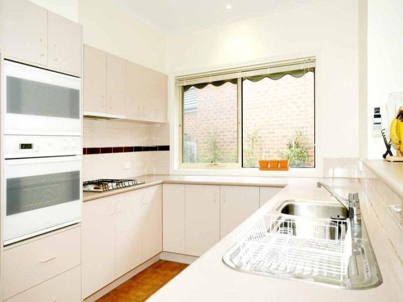 32 Vaughan Crescent, Kew VIC 3101