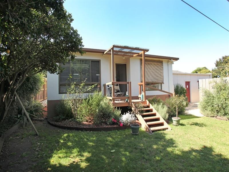 2/15 Highfield Avenue, Mulgrave VIC 3170