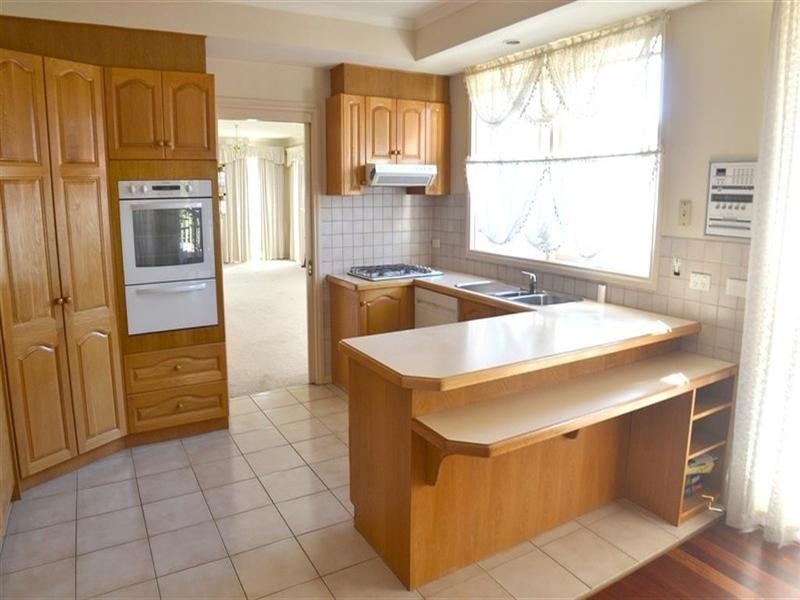 5 Lowana Crescent, Forest Hill VIC 3131
