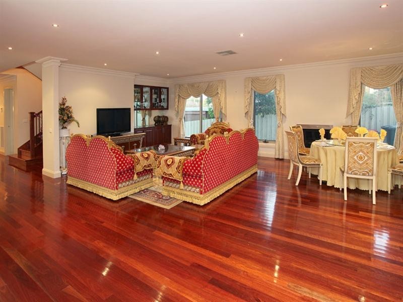 14 Fairhills Parade, Glen Waverley VIC 3150