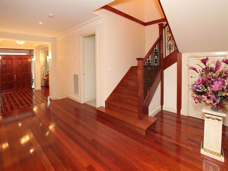 14 Fairhills Parade, Glen Waverley VIC 3150