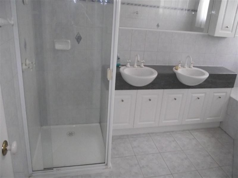 32b Montclair Avenue, Glen Waverley VIC 3150