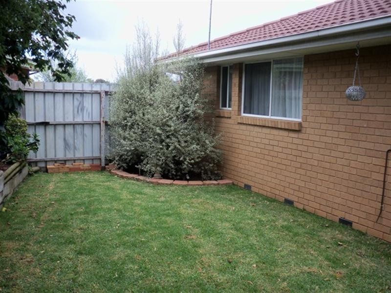 2/9 Elenya Court, Frankston VIC 3199