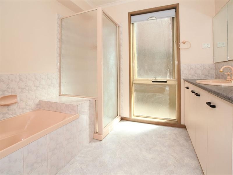 6 Katoomba Drive, Mulgrave VIC 3170