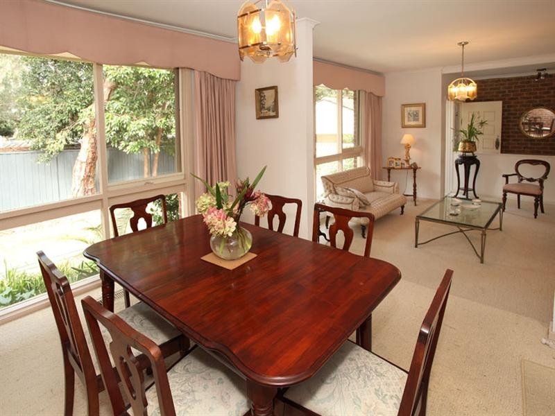 4 Sheldon Place, Wheelers Hill VIC 3150