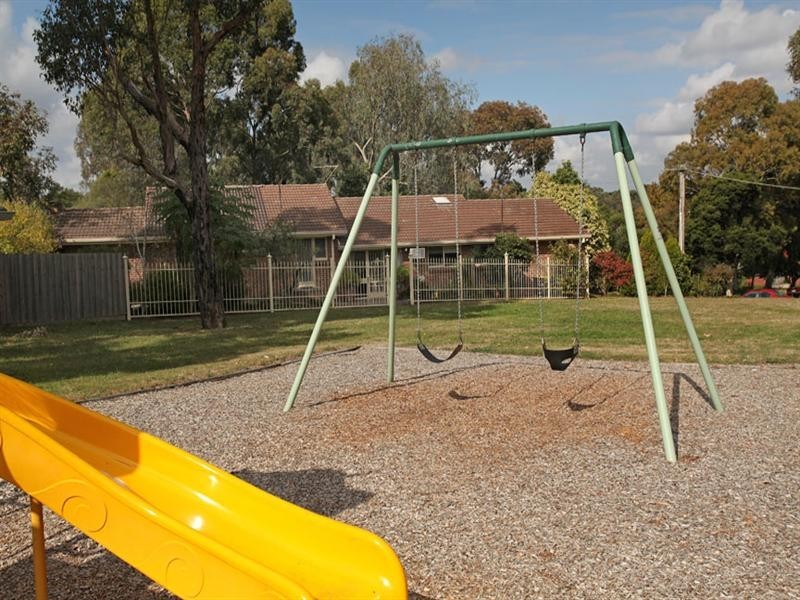 4 Sheldon Place, Wheelers Hill VIC 3150
