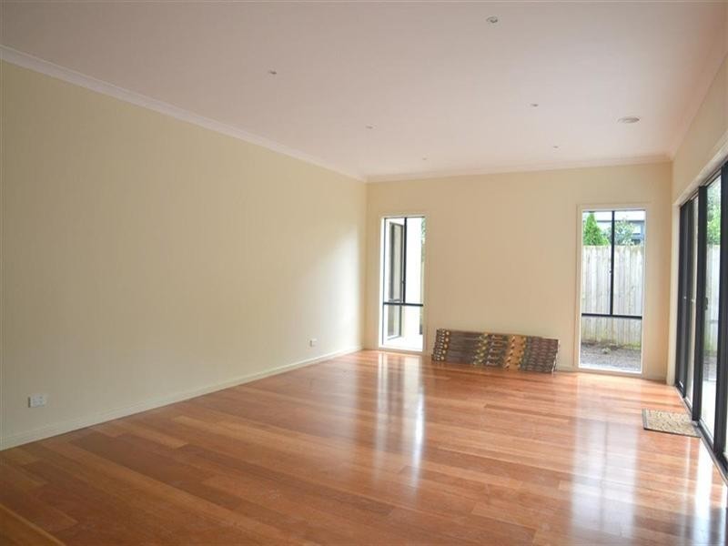 2/5 Cardiff Court, Glen Waverley VIC 3150