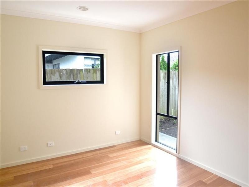 2/5 Cardiff Court, Glen Waverley VIC 3150