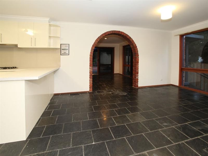 21 Kenross Drive, Wheelers Hill VIC 3150